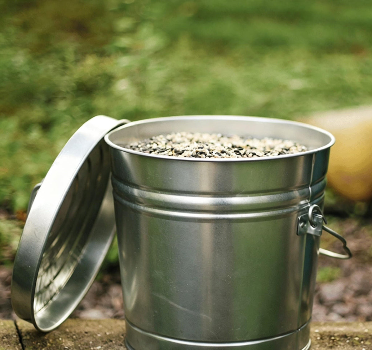 6-Gallon Galvanized Steel Locking Lid Storage Can M694008
