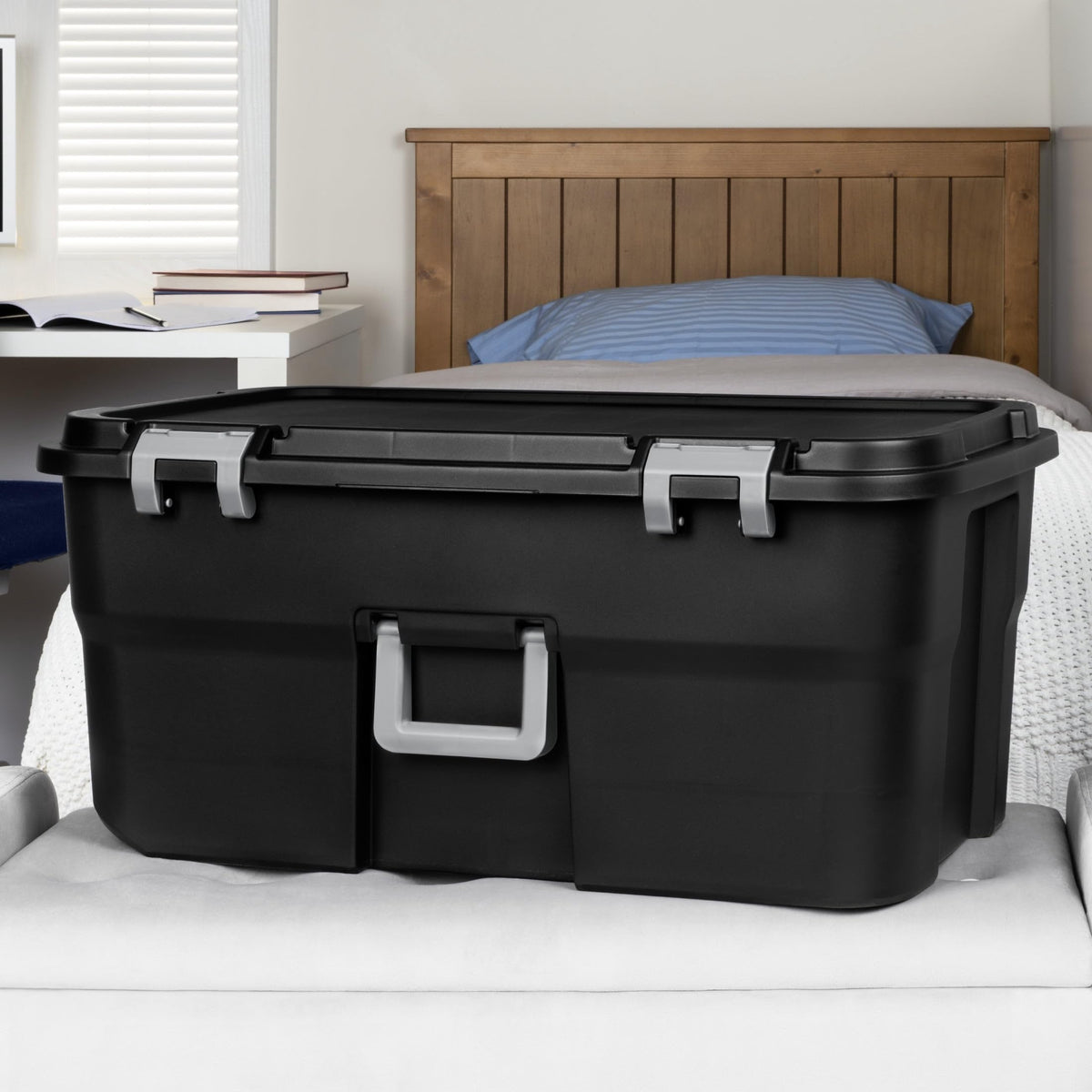 22 Gallon Black Lockable Rolling Storage Footlocker D65810