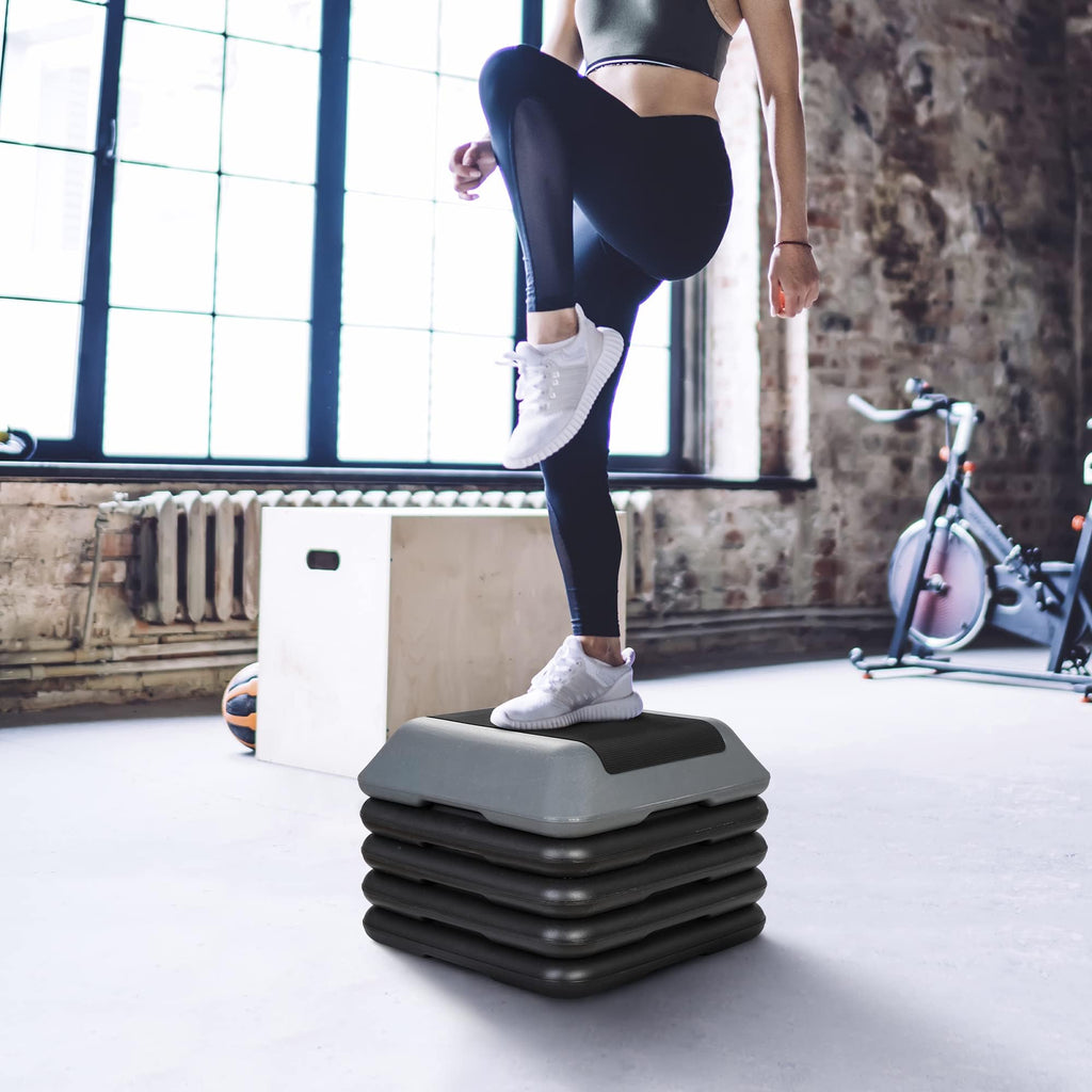 Adjustable Aerobic Step Platform with 4 Risers E956055
